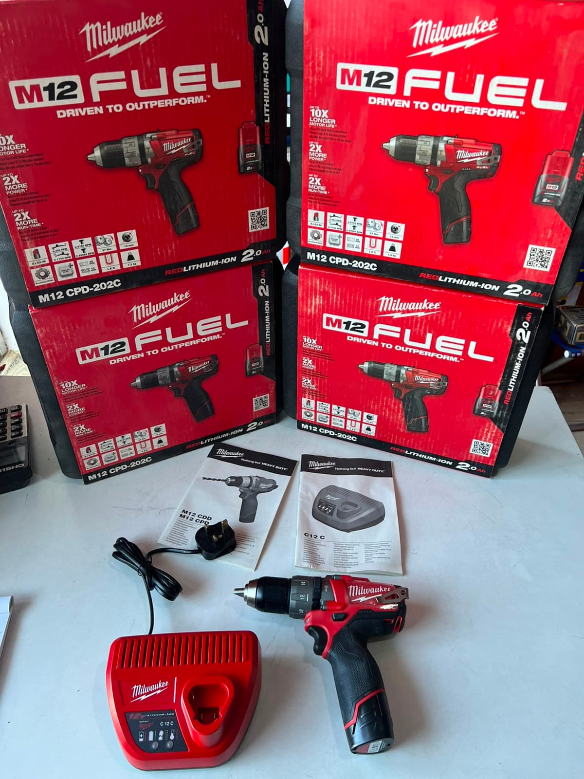ميلووكي M12 FUEL مثقاب دقّ لاسلكي